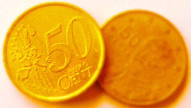 Evro je bio pomesan nakon sto je inflacija potrosackih cena u evrozoni porasla u februaru